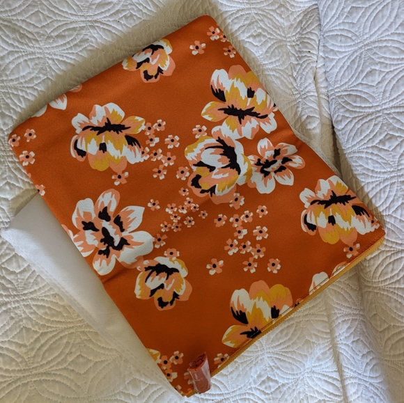 *Free w/ $40 purchase. Rachel Pally flowered clutch - Picture 3 of 6